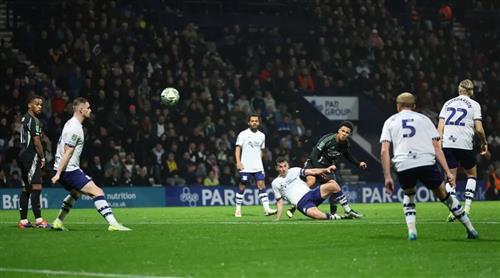 노스 프레스턴 vs 아스널