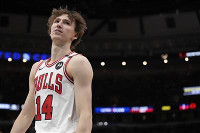 공을 컨트롤하는 느낌이 얼어붙는다! Buzelis & Okoro는 전반전에서 0점 만점에 1점만 득점했습니다.