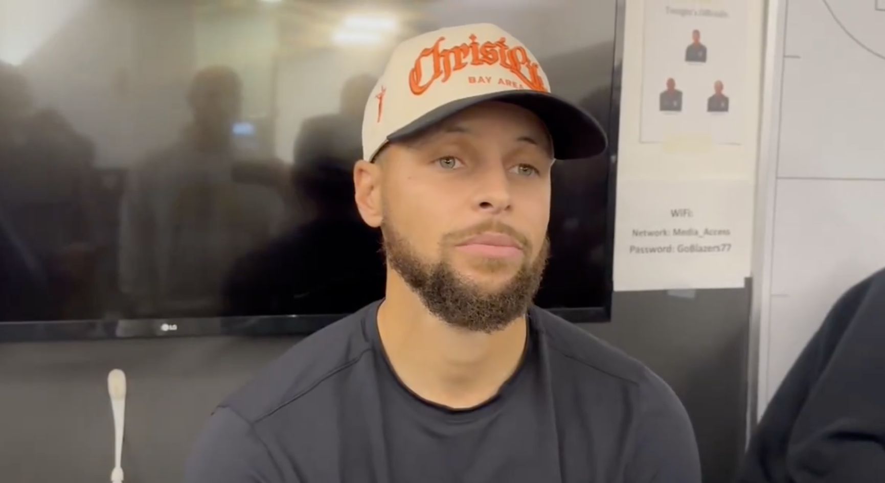 커리: 트레일 블레이저스는 매우 운동능력이 뛰어나고 전환 공격을 사용하여 우리를 이겼습니다.