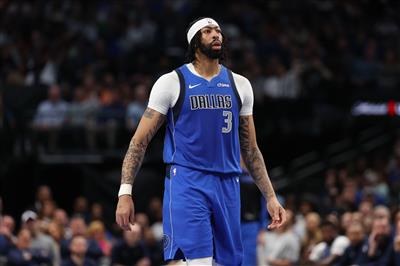 부진한 후반! 굵은 눈썹은 9대19 슈팅에서 27득점, 13리바운드, 4어시스트, 2블록을 기록했다.