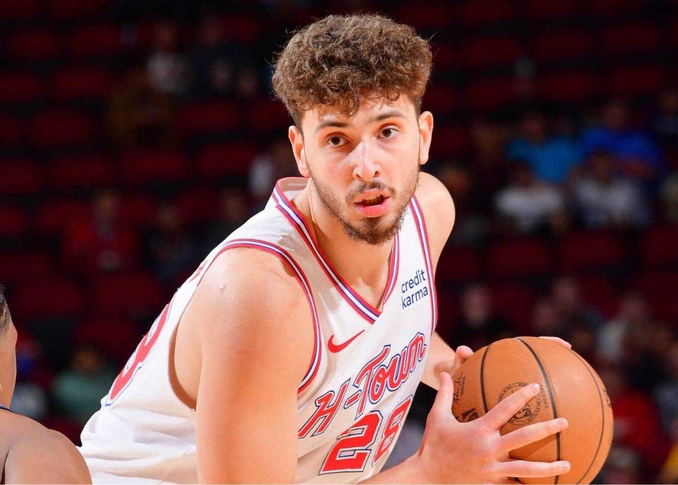 Rockets & Pistons는 1쿼터에 16개의 위반을 선언했고 Shen Jing과 Cunningham은 모두 2개의 파울을 범했습니다.