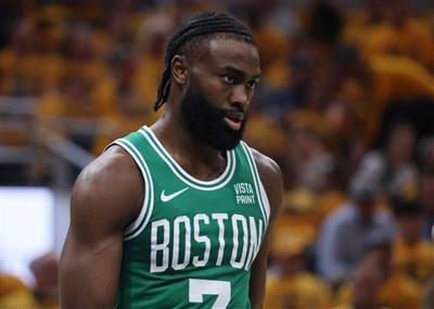 브라운: 선수들은 팬들의 엄청난 압박과 괴롭힘을 견뎌왔고 리그는 우리를 방어해야 합니다