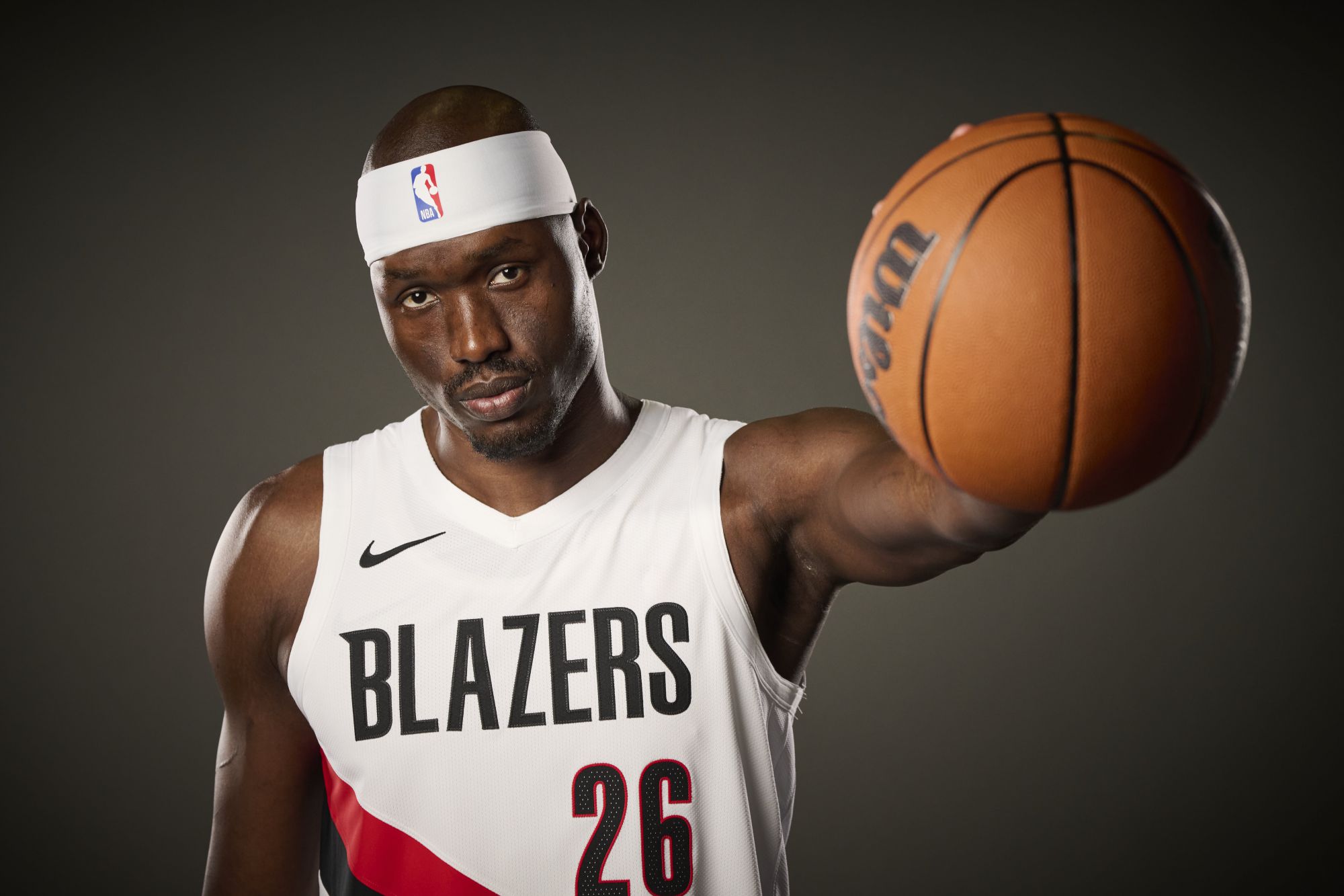 리스는 3점슛 5개 중 4개를 성공시켜 12득점, 2어시스트, 0실책을 기록해 팀 최고 플러스 마이너스 21점을 기록했습니다.