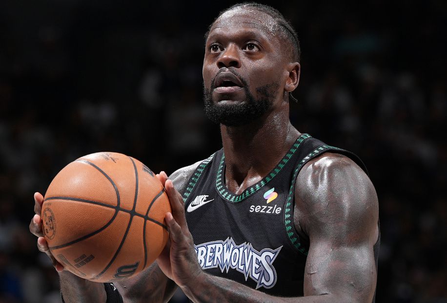 저장할 방법이 없습니다! 랜들은 21개의 슈팅 중 12개를 성공시켜 32득점, 5리바운드, 4어시스트를 기록했다.