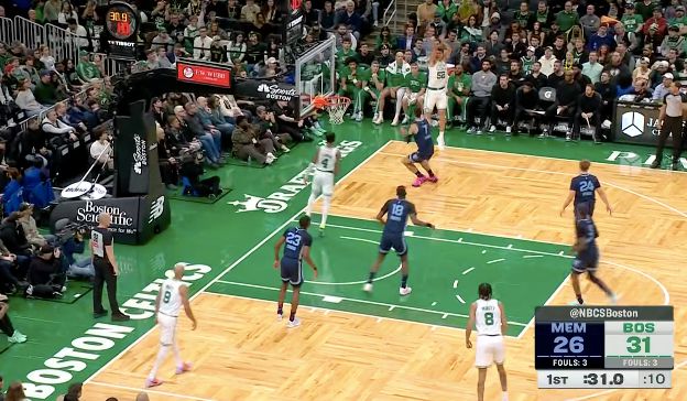 셀틱스는 1쿼터에만 3점슛 6개를 성공시켰고, 화이트는 한 쿼터에 10득점을 올렸다.