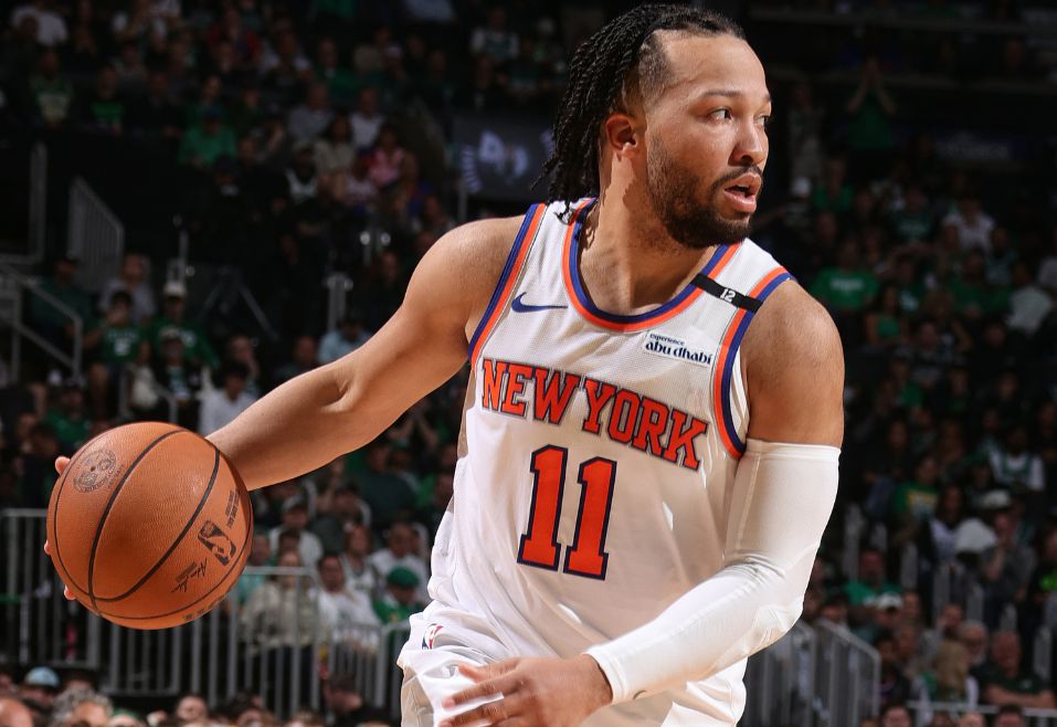 화력 만렙! 브런슨은 1쿼터에 6개의 슈팅 중 3개를 성공시켜 11득점, 2리바운드, 1어시스트를 기록했다.