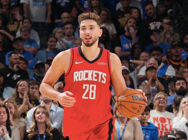 시즌 첫 트리플더블을 놓쳤다! 신경은 25득점, 10리바운드, 9어시스트를 기록했다.