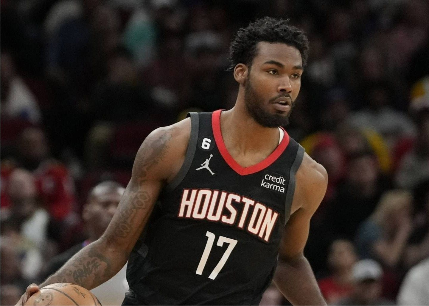 괜찮기를 바라요! 에단은 왼쪽 엉덩이 부상을 입어 이번 경기에 복귀하지 않을 예정이다.