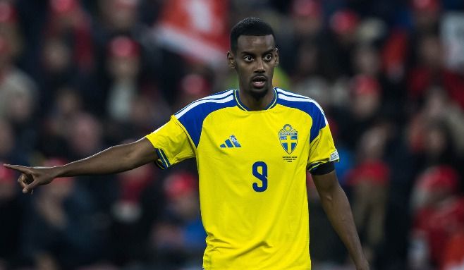 어색한! 여름 이적시장 최고의 선수인 아이작은 프리미어리그, 챔피언스리그, 월드 유럽 예선에서 골 계좌를 개설하지 않았습니다.