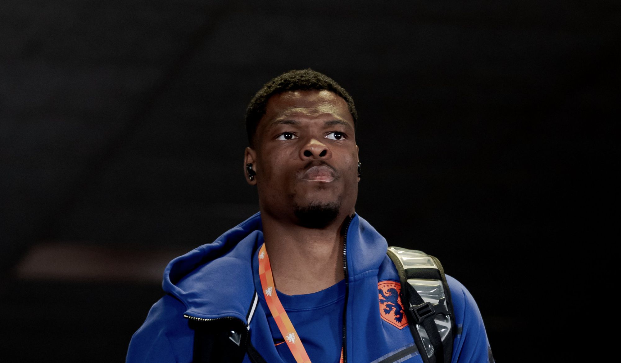 네덜란드 대표팀 관계자 : 덤프리스가 부상으로 훈련 캠프를 떠나 인터 밀란으로 직접 복귀했습니다.