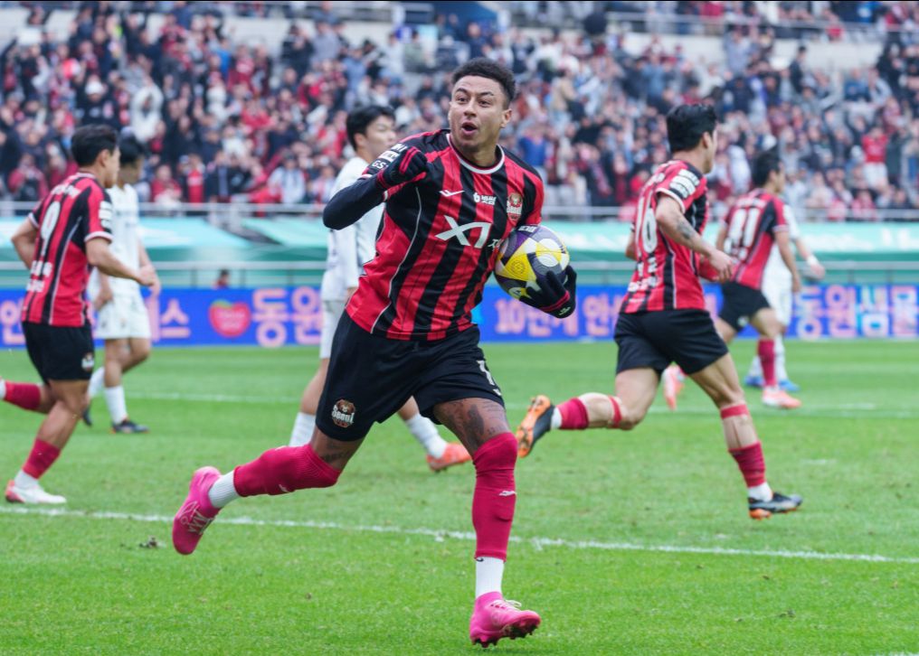 린가드: 저는 서울의 전망이 좋은 아파트를 좋아하고, 한국은 스킨 케어 제품이 가장 좋습니다