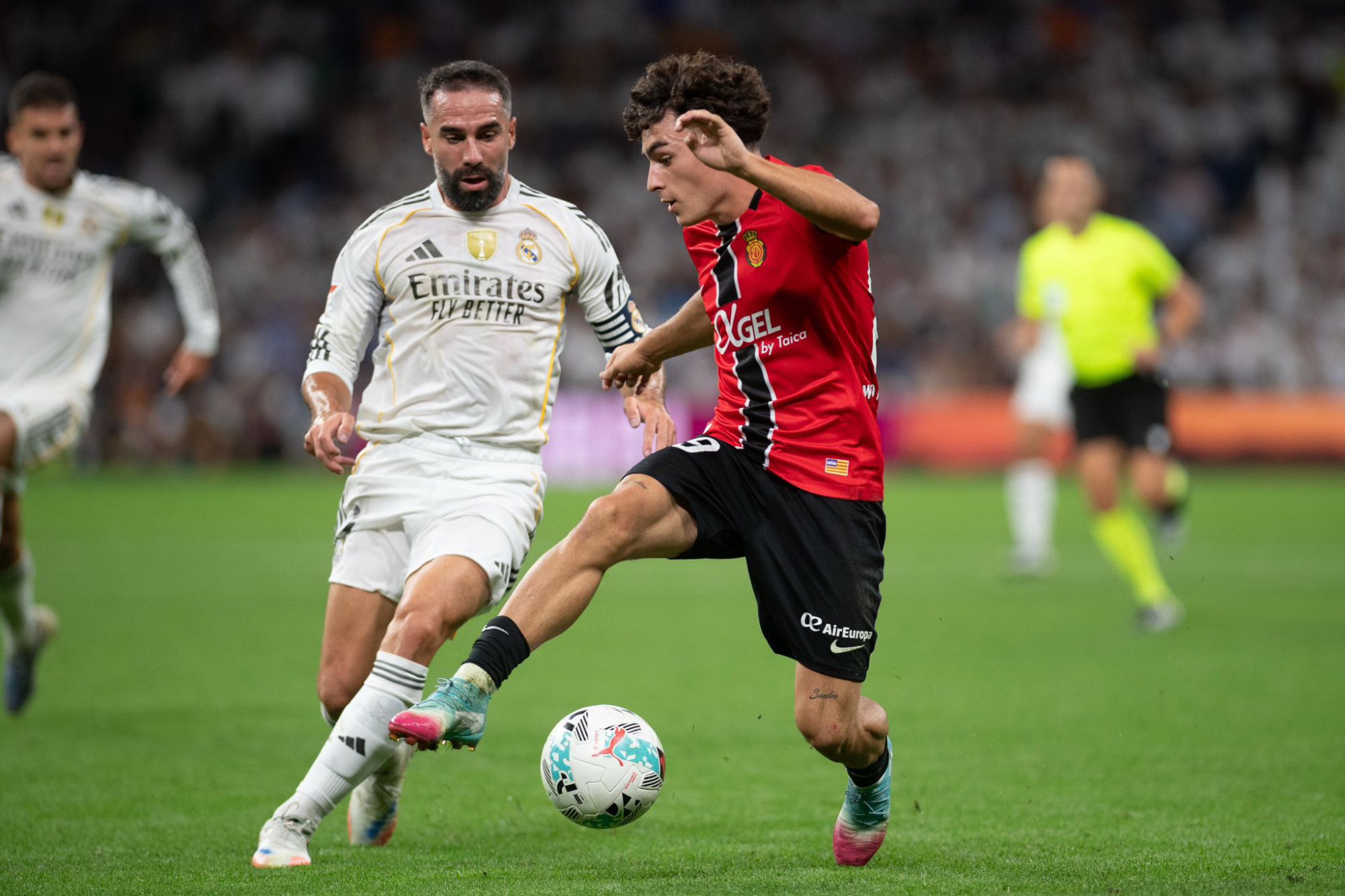 푸스카스 후보? 19세의 비르힐리오(Virgilio)는 유럽 청소년 선수권 대회 예선 경기에서 세계적인 물결을 일으켰습니다.